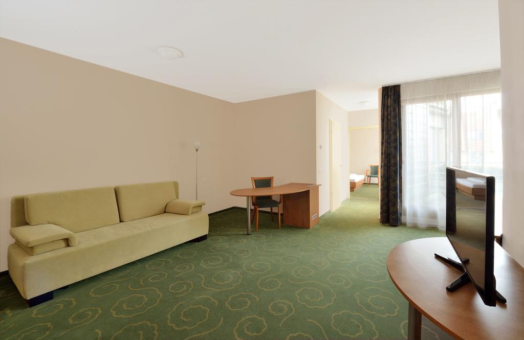 Semiramis Business Hotel Szolnok Room photo