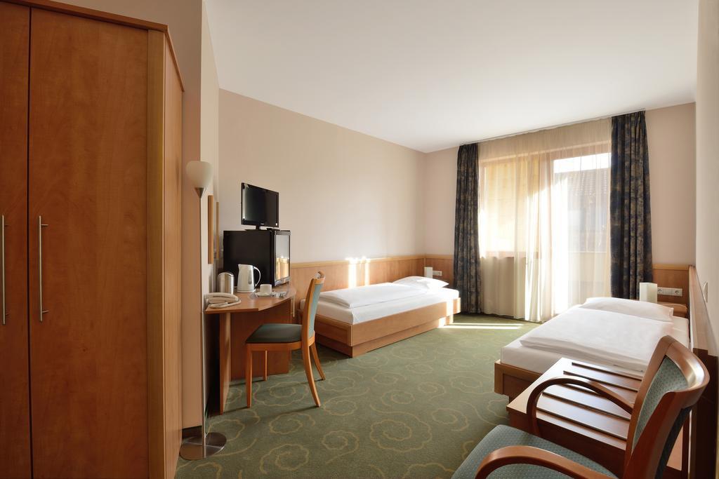 Semiramis Business Hotel Szolnok Room photo