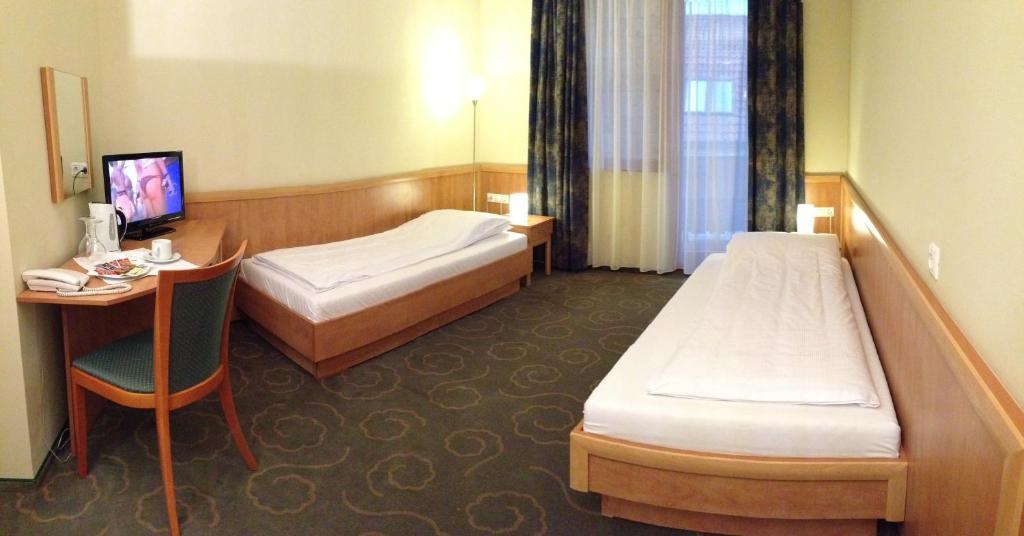 Semiramis Business Hotel Szolnok Room photo